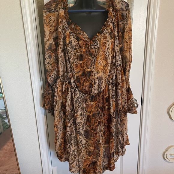 Pretty Little Thing Snakeskin Swimsuit Cover Romper 1X - Picture 2 of 3